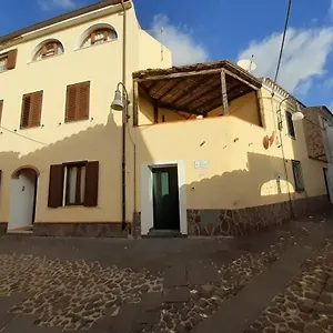  Privatunterkunft Casa Ombrina