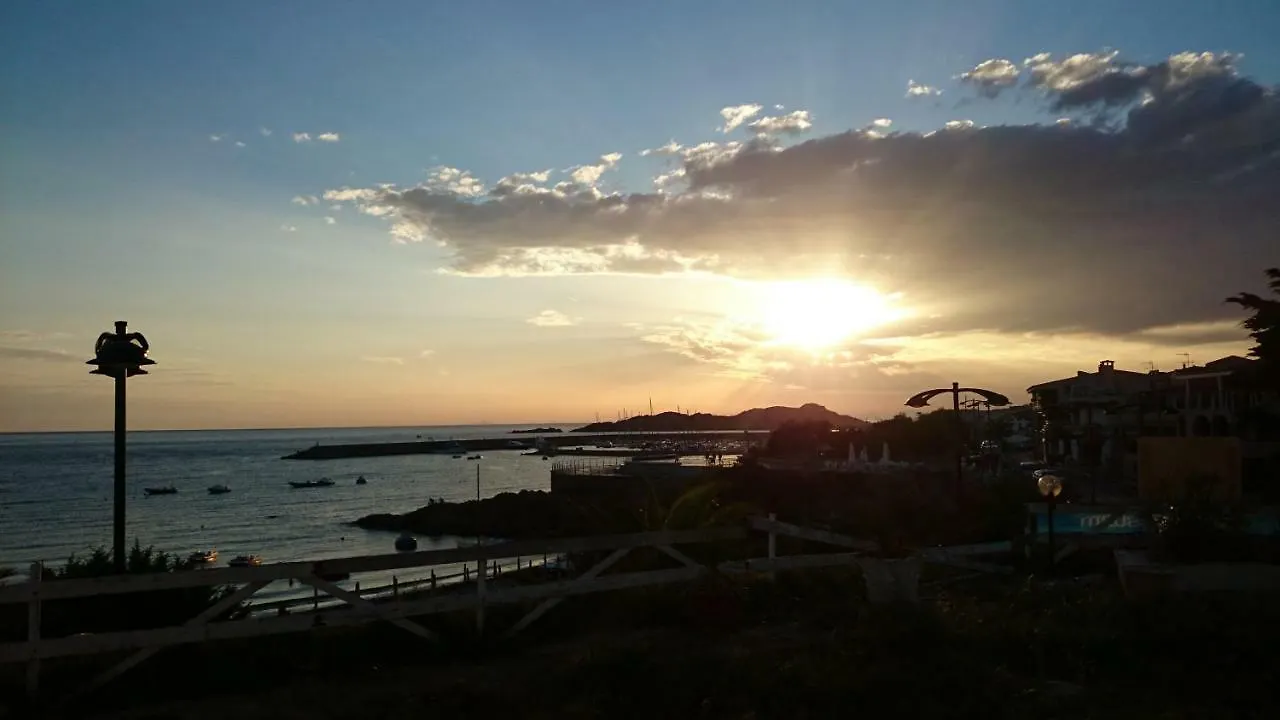 Fronte Mare Apartment Isola Rossa